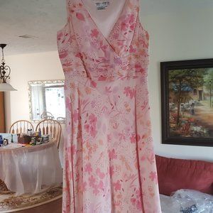 Maggy London, Sleeveless summer dress, floral, size 12, worn once